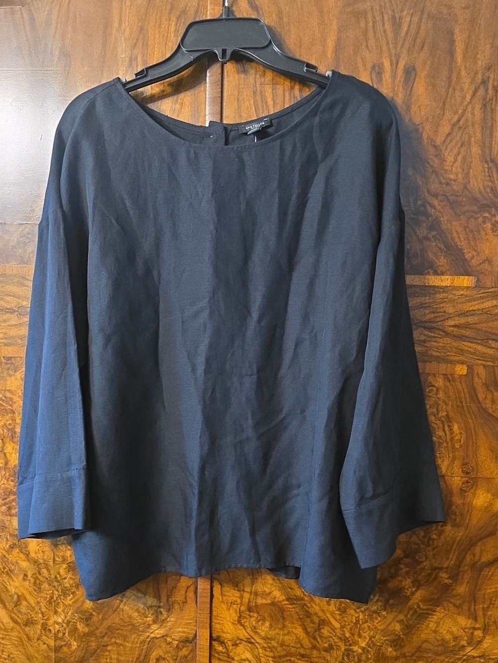 NWT Anne Taylor Top W Back Buttons